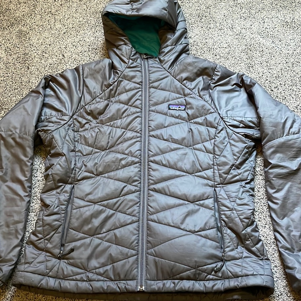 Patagonia primaloft jacket hooded